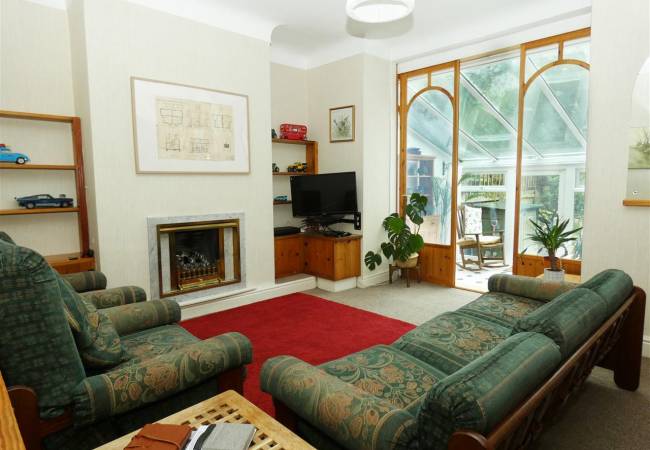 Sitting/Dining Room
