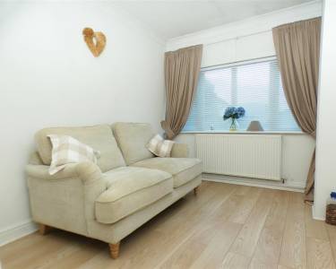 Sitting Room/Bedroom 4